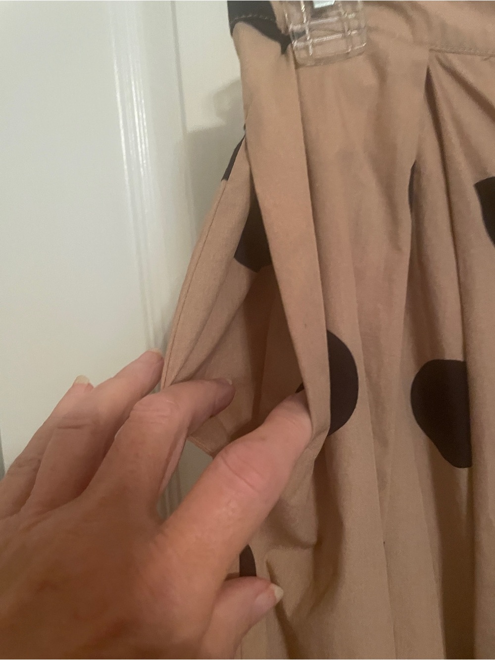 Who What Wear Tan Maxi Skirt with Black Polka Dots Size 2 - Picture 4 of 6